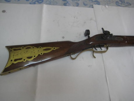 Hola, vendo este rifle de Ardesa, Hawken Match Creedmore, con estriado Henry, calibre 451, madera de nogal, 01