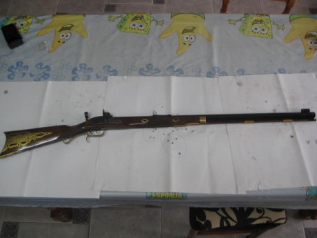Hola, vendo este rifle de Ardesa, Hawken Match Creedmore, con estriado Henry, calibre 451, madera de nogal, 00