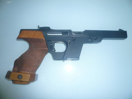 Cambio, o vendo, mi Walther gsp del 22lr,  

La pistola esta en perfecto estado estético y mecánico, va 00