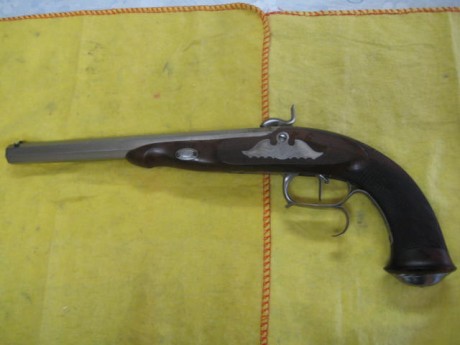 Hola, vendo esta Le Page de Pedersoli, calibre 44, precio 375 Euros, mas 20 de portes en Península.
Interesados 02