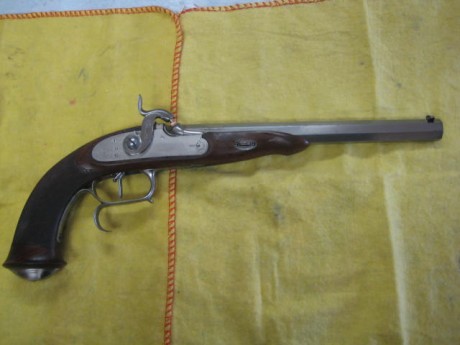 Hola, vendo esta Le Page de Pedersoli, calibre 44, precio 375 Euros, mas 20 de portes en Península.
Interesados 00