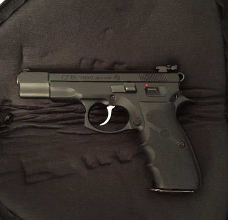 Se vende Cz 85 mas el kit del 22, muy cuidada poco uso con alza micrometrica en los dos calibres y gatillo 00