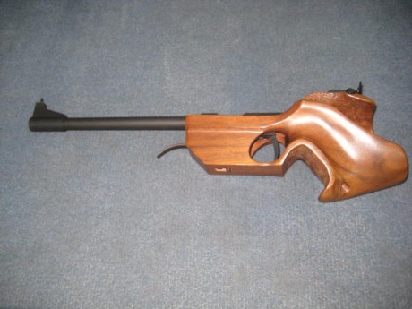 Hola, un amigo pone a la venta esta pistola para la modalidad de Pistola Libre, empuñadura pequeña S, 00