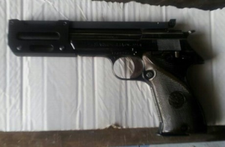 Se vende pistola browning fn gp35 del calibre 9mm parabellum. Esta guiada en F. Esta en muy buen estado. 00