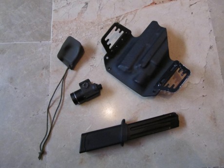 .......... VENDIDO ...........

 Todo se compró en este año 2015, pero al vender la pistola sóla, los 02