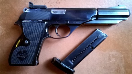 Hola, pongo en venta mis dos Astras del cal.22...estas maduritas pero fiables pistolas ,singuen dando 01