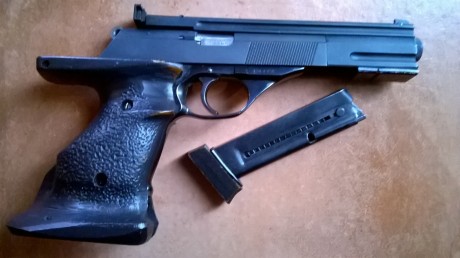 Hola, pongo en venta mis dos Astras del cal.22...estas maduritas pero fiables pistolas ,singuen dando 00