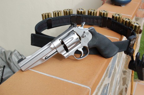 Vendo revólver Smith Wesson 627 Performance Center con tambor d 8 recamaras del .357/38. Y equipo de I.P.S.C.,cinturon 00