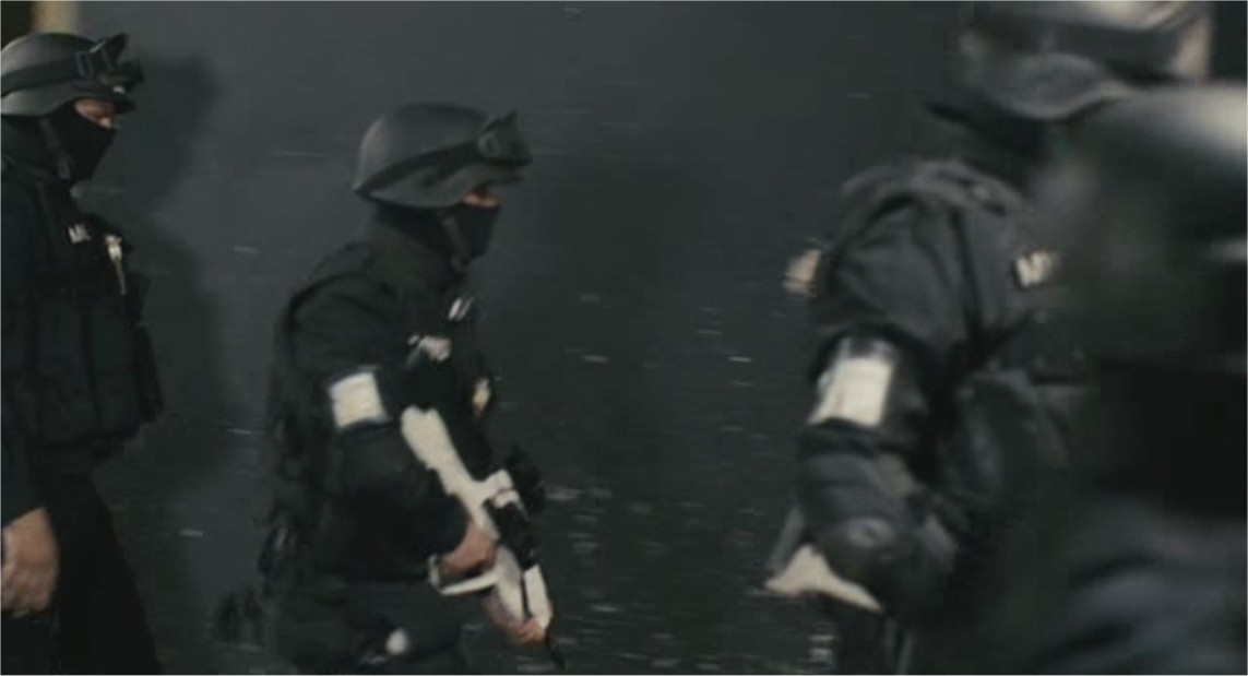 Alguien sabe que fusil es el que llevan las tropas de la película "Distrito 9". ¿Es un modelo 00