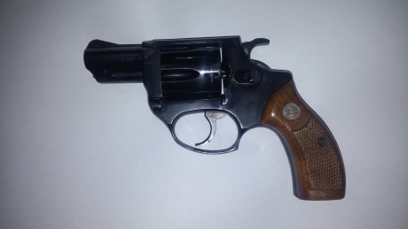 Vendo revolver astra dos pulgadas del calibre 38, tambor para cinco disparos. Impecable ni un solo golpe 02