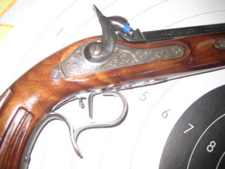 Hola, vendo pistola Europa de Ardesa, cl. 45, viene con gatillo con pelo y alza regulable en altura, puesta 01