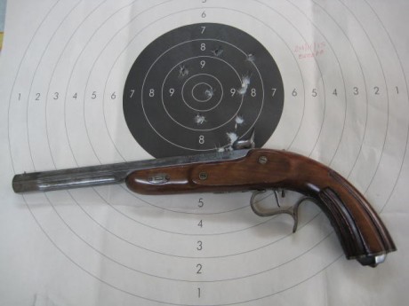 Hola, vendo pistola Europa de Ardesa, cl. 45, viene con gatillo con pelo y alza regulable en altura, puesta 00
