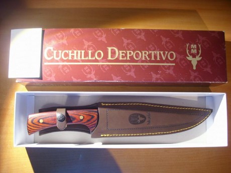 Hola!!!

Vendo cuchillo Muela Jabalí.

Hola enteriza en acero inoxidable 440  Molibdeno Vanadio. 
Cachas 00