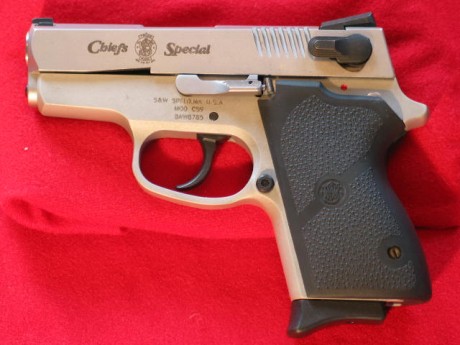Hola a todos, me gustaria saber si alguien ha tenido o disparado esta pistola.

Si es asi que tal va en 00