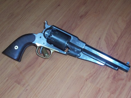 Buenos días a todos.
Pues estoy buscando  estas tres cosas:

1)- Santa Bárbara, modelo REMINGTON 1858 40