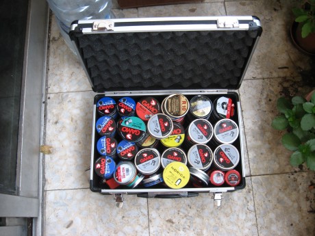 Amplia gama de cajas de perdigones de calibres 4.5  5.5  bb a 2.00 euros cada una (TAMBIEN LAS VENDO SUELTAS)

envio 00