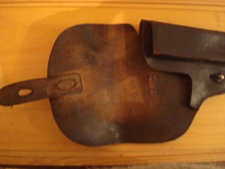  DSC06878.JPG  DSC06879.JPG  DSC06880.JPG 

Funda Astra 600, 40€ con envío en península. 00