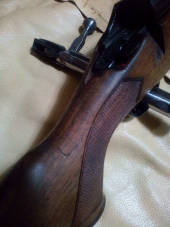 vendo rifle marca BSA Calibre 300 win mag con sus años pero en buen estado
la madera tiene una astilla 02