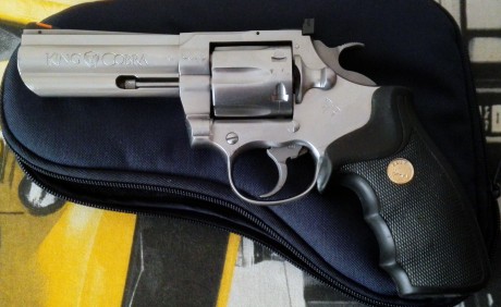 Hola, he comprado recientemente un revolver usado que segun la persona que me lo vendio es de acero inoxidable 01