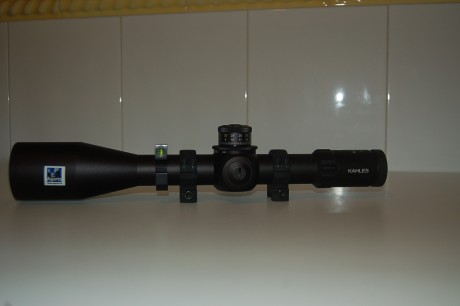 Vendo visor KAHLES K624i, 6-24x56, retícula balística iluminada digitalmente modelo MIL-4 en primer plano 02