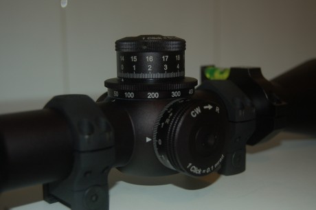 Vendo visor KAHLES K624i, 6-24x56, retícula balística iluminada digitalmente modelo MIL-4 en primer plano 00