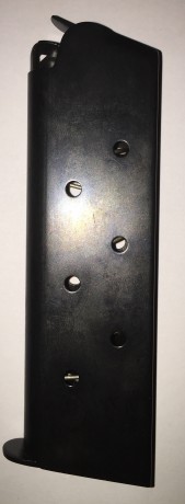 Se vende este cargador, fabricado por KIMBER, para pistolas 1911 monohilera, en calibre .45 ACP con capacidad 01