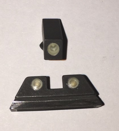 Se venden estas magníficas miras de TRITUM, del fabricante MEPROLIGHT, para pistolas GLOCK.
Este modelo 01
