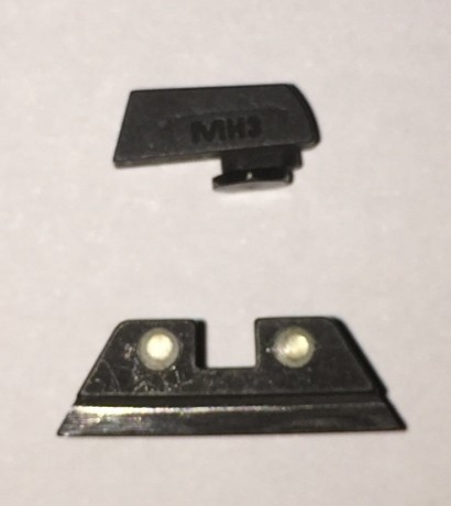 Se venden estas magníficas miras de TRITUM, del fabricante MEPROLIGHT, para pistolas GLOCK.
Este modelo 00