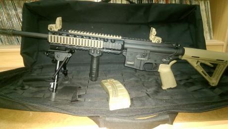 Se vede CARABINA S&W MP15 CAL 22.LR MOE ARENA:
 Carabina semiautomática, Calibre: 22 l.r. Capacidad 02