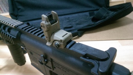 Se vede CARABINA S&W MP15 CAL 22.LR MOE ARENA:
 Carabina semiautomática, Calibre: 22 l.r. Capacidad 01