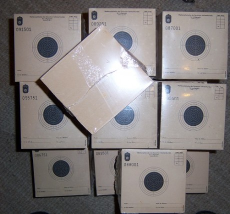 Vendo lote de 10 x 250 dianas ISSF para tiro de precisión a 10m con carabina, 6€ por conjunto + portes

Todo 00