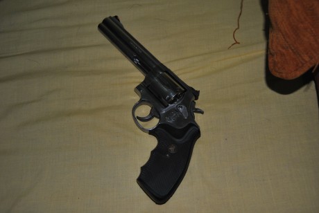 Vendo s&w 686 por no usar. Es del calibre 357 magnun pero como ya sabéis se puede utilizar el 38 especial. 100