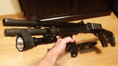 Escopeta Remington 870 calibre 12/76 con todos los extras. Incluye:
- Culata extensible tipo M4 marca 01