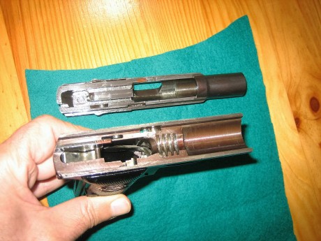 Hola. Vendo Astra 300 en calibre 9mmC. En libro de coleccionista. Del año 1931. Impecable, todo en perfecto 00