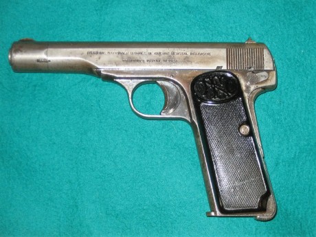 Hola. Vendo FN 1922, calibre 7.65 (32 Acp) en libro de coleccionista. Con marcajes alemanes en armazón 01