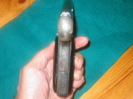 Hola. Vendo FN 1922, calibre 7.65 (32 Acp) en libro de coleccionista. Con marcajes alemanes en armazón 11