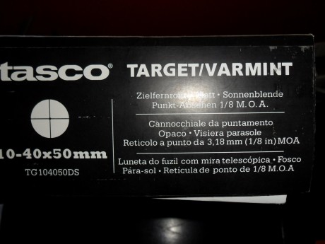 Tiene un año y muy poco uso en carabina del 22lr , pero aguanta calibres grandes. Solo tiene ligeras marcas 01