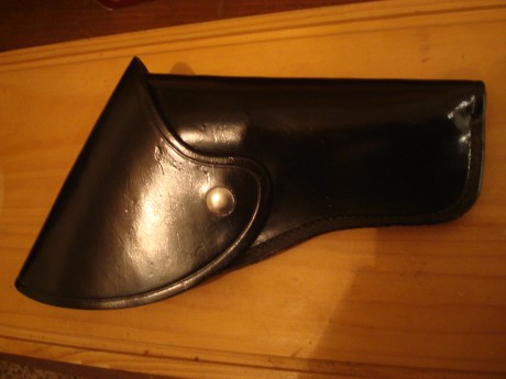  DSC06887.JPG  DSC06889.JPG  DSC06890.JPG 

Funda S&W para un revolver modelo 10 en 4", el estado 02