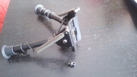 Vendo bipode harris modelo 1A2. Totalmente original.Perfecto estado, prácticamente nuevo. Solo usado para 00
