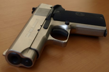 Vendo Preciosa e impecable Llama minimax  del calibre 9 Pb. Poco uso, comprada por capricho. Se incluyen 10