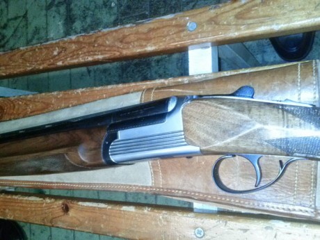 Un Amigo me pidio que le anunciase esta Escopeta Superpuesta marca Hercules,modelo SP calibre 12,  3 y 00