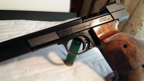 Lo dicho que vendo mi Pistola HAMMERLI, de calibre 22 corto, como se puede ver en las fotos esta practicamente 11