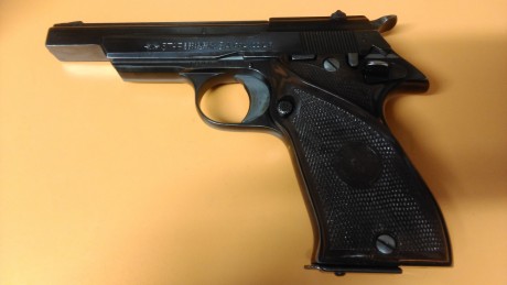 Cambio pistola Star FR calibre 22, con funda militar, alza micrometrica y caja original, me interesa cambio 01