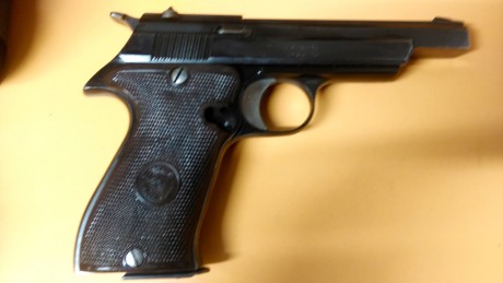 Cambio pistola Star FR calibre 22, con funda militar, alza micrometrica y caja original, me interesa cambio 00