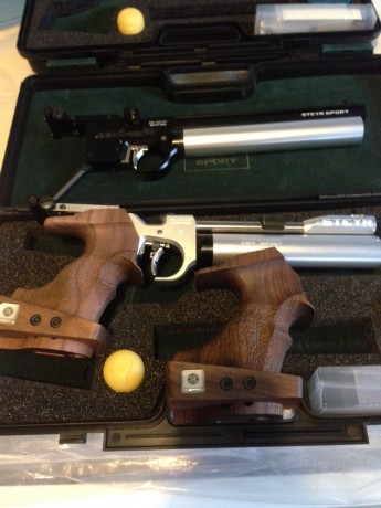  Hola a tod@s... 

Lo dicho en el enunciado...   VENDO Cacha Steyr (valida para todas  las LP-2,10,y 50 02