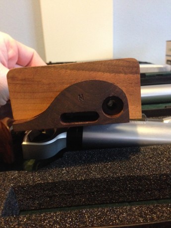  Hola a tod@s... 

Lo dicho en el enunciado...   VENDO Cacha Steyr (valida para todas  las LP-2,10,y 50 00