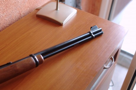 Vendo magnifica carabina winchester modelo 9422 del calibre 22 LR como nueva.

Muy ligera con su mecanismo 02