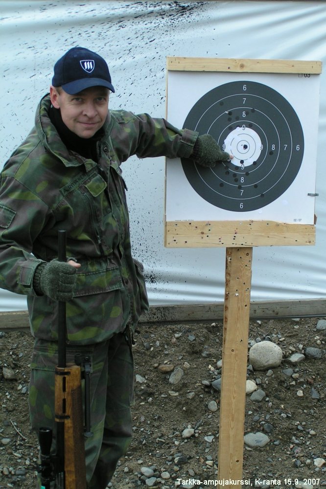 https://www.gunslot.com/pictures/valmet-tkiv-85-sniper-rifle-finland-unique-finnish-caliber-7-62mm-x-53r

El 130