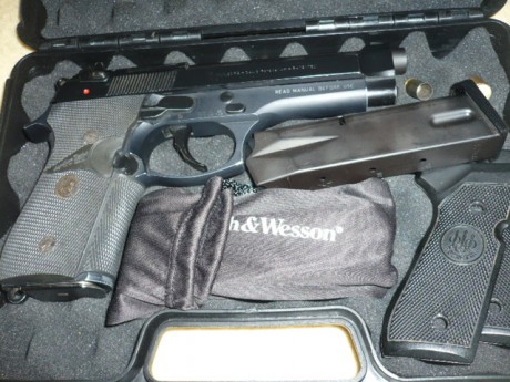 Nuevo precio. Podría dejar la Beretta en 320€ con todos los accesorios.

Por necesidad de cupo, vendo 12