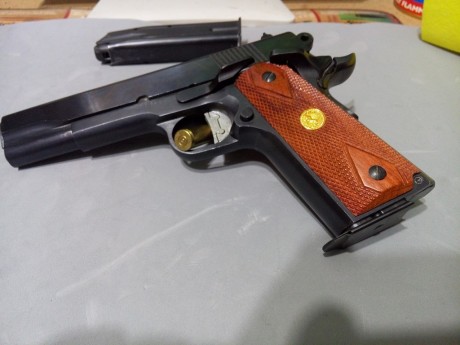 Se vende Norinco NP28 del cal. 9mm poco uso gatillo custon, disparador afinado con tacto excepcional, 10